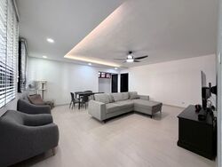 Blk 306 Tampines Street 32 (Tampines), HDB 5 Rooms #573942081